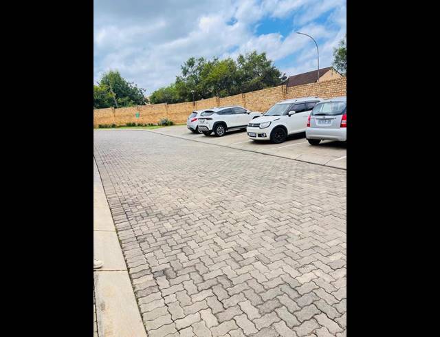 2 BEDROOM APARTMENT FOR SALE IN BRENTWOOD PARK AH